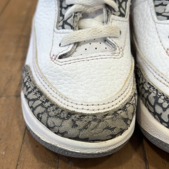 Nike Jordan retro 3 cardinal red sneakers - Picture 3 of 12